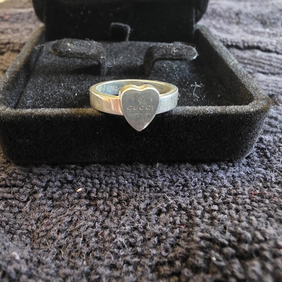 Gucci Silver Heart Ring - Picture 1 of 7